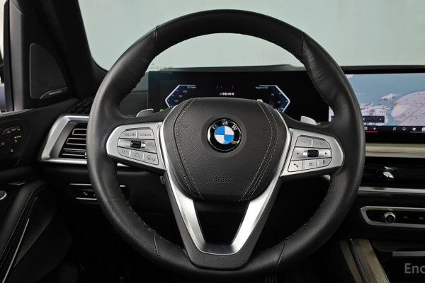 2025 BMW X7 с пробегом 9 697 км