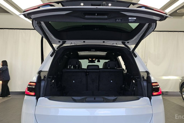 2025 BMW X7 с пробегом 9 697 км