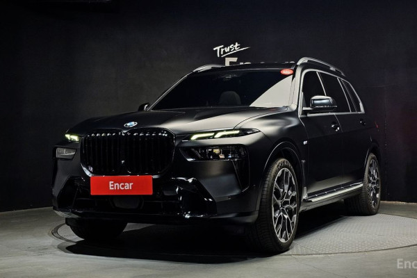 2025 BMW X7 с пробегом 7 958 км
