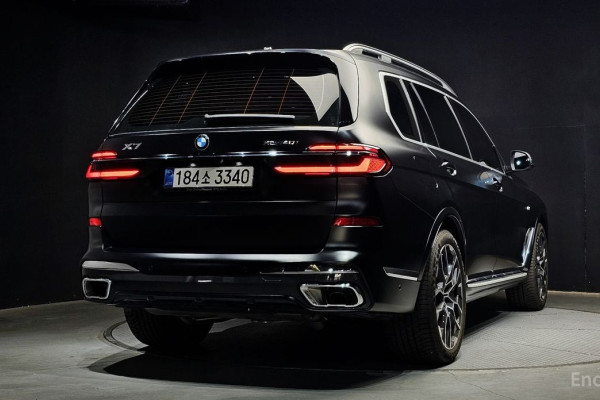 2025 BMW X7 с пробегом 7 958 км