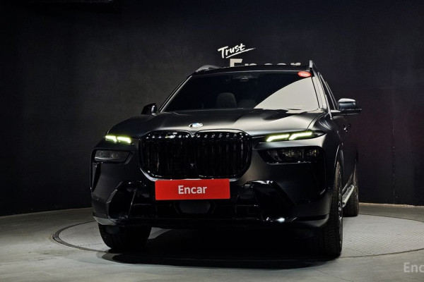 2025 BMW X7 с пробегом 7 958 км