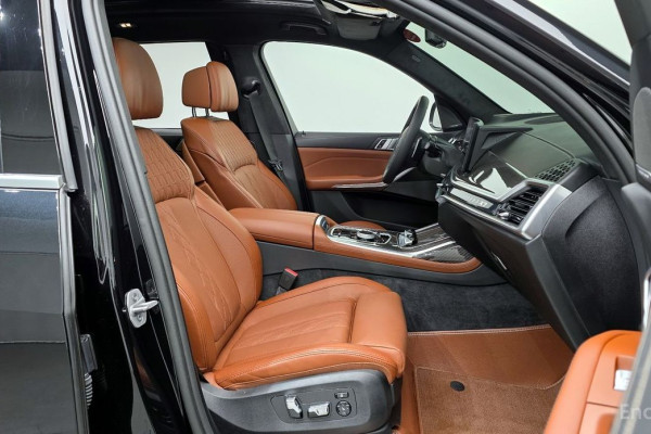 2024 BMW X7 с пробегом 7 935 км