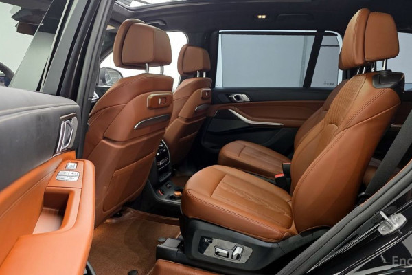 2024 BMW X7 с пробегом 7 935 км