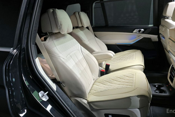 2025 BMW X7 с пробегом 7 958 км
