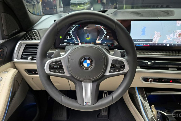 2025 BMW X7 с пробегом 7 958 км