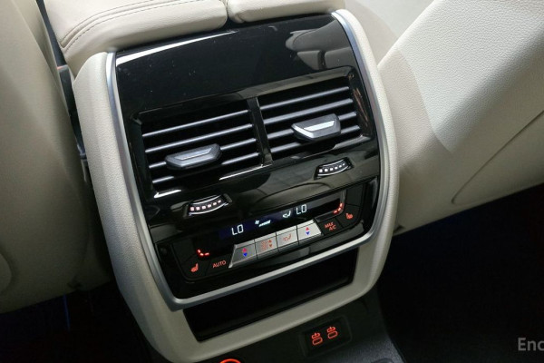 2025 BMW X7 с пробегом 7 958 км