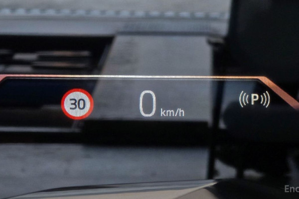 2025 BMW X7 с пробегом 7 958 км