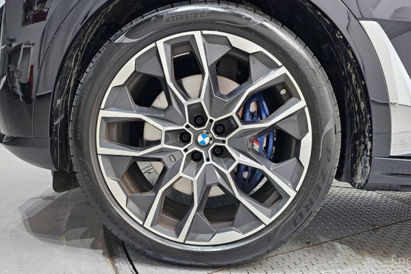 2025 BMW X7 с пробегом 5 331 км