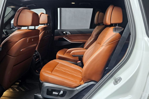 2024 BMW X7 с пробегом 32 060 км