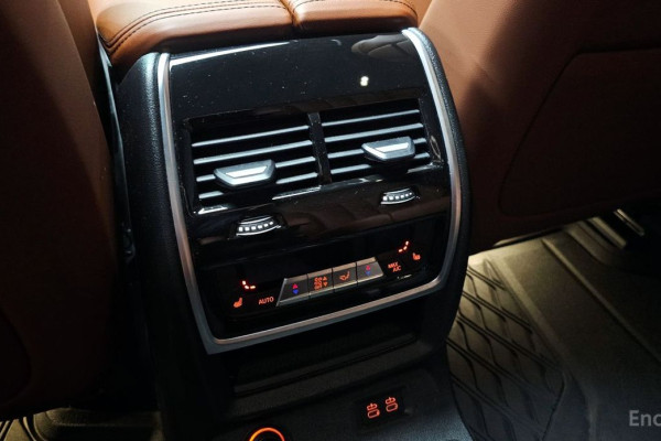 2024 BMW X7 с пробегом 32 060 км