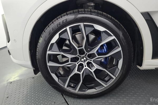 2025 BMW X7 с пробегом 6 525 км