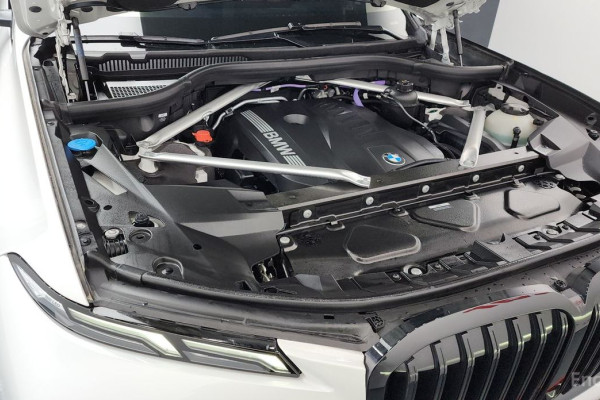 2025 BMW X7 с пробегом 6 525 км