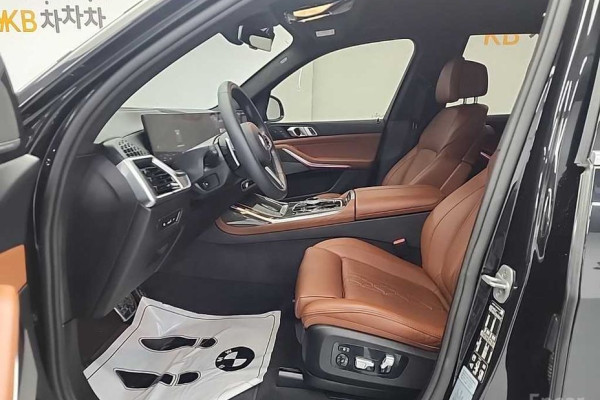2024 BMW X7 с пробегом 15 817 км
