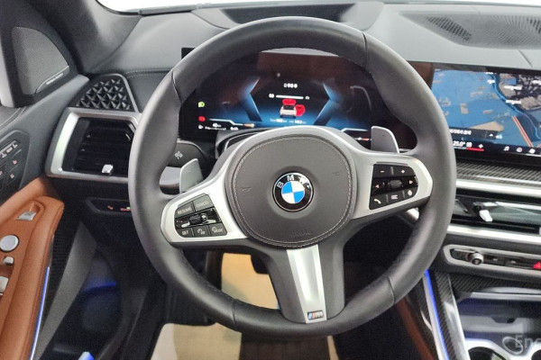 2025 BMW X7 с пробегом 6 525 км