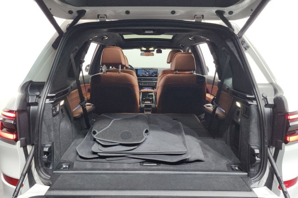 2025 BMW X7 с пробегом 6 525 км