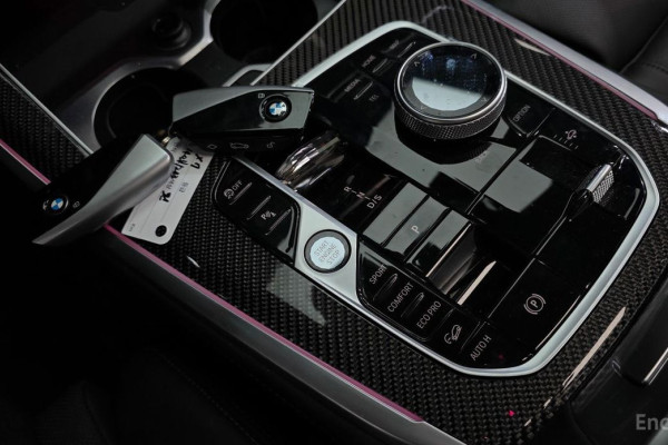 2025 BMW X7 с пробегом 23 964 км