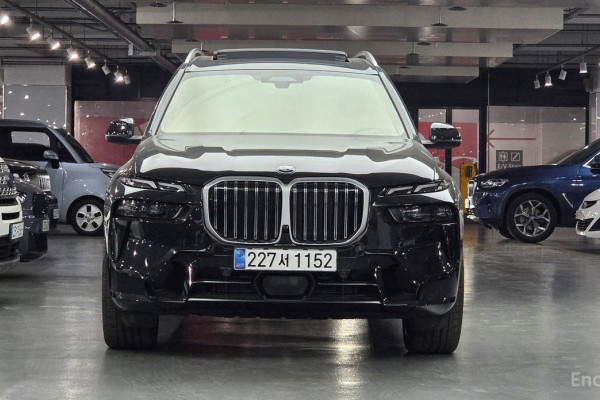 2025 BMW X7 с пробегом 11 000 км