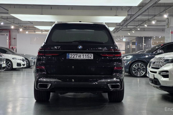 2025 BMW X7 с пробегом 11 000 км
