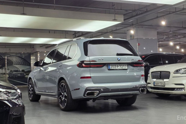 2024 BMW X7 с пробегом 25 000 км