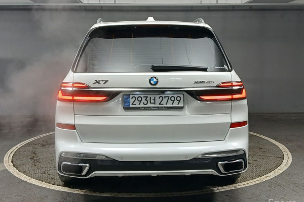2025 BMW X7 с пробегом 7 517 км