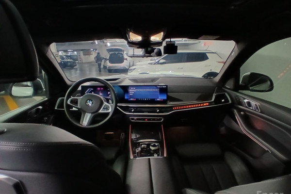 2025 BMW X7 с пробегом 7 517 км