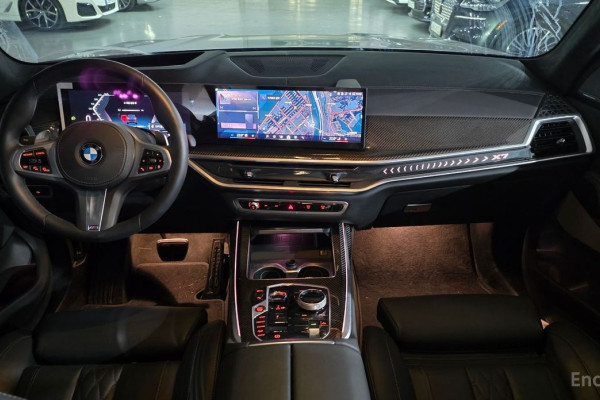 2025 BMW X7 с пробегом 11 000 км