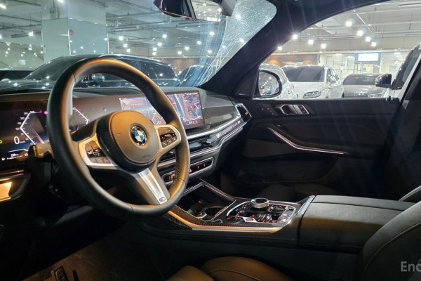 2025 BMW X7 с пробегом 11 000 км