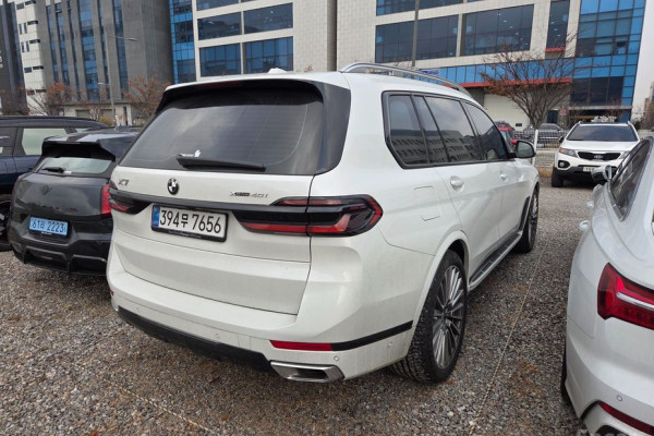 2025 BMW X7 с пробегом 8 162 км