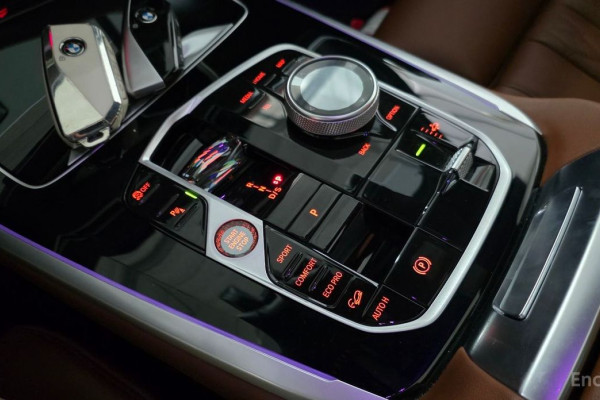 2024 BMW X7 с пробегом 25 000 км