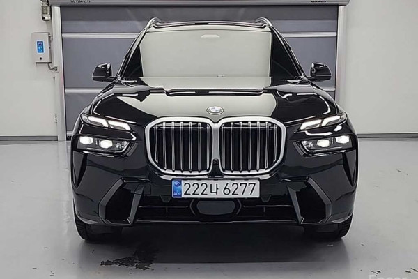 2025 BMW X7 с пробегом 5 734 км