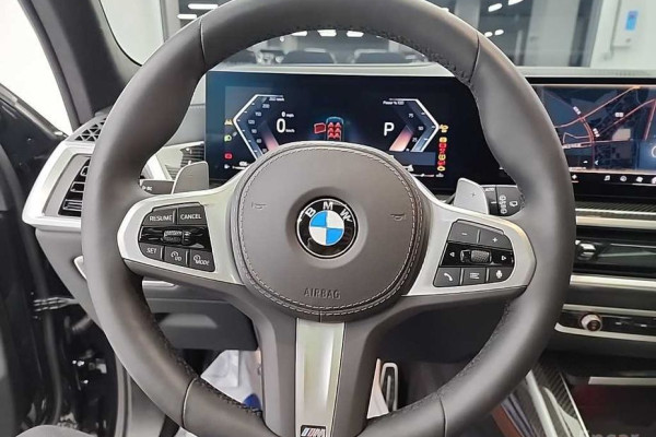 2025 BMW X7 с пробегом 5 734 км