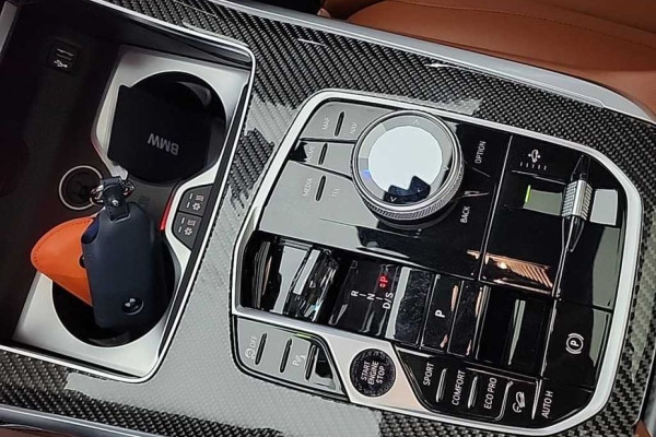 2025 BMW X7 с пробегом 5 734 км