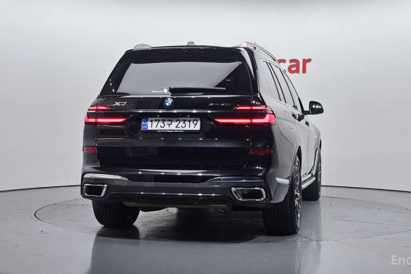 2025 BMW X7 с пробегом 17 860 км