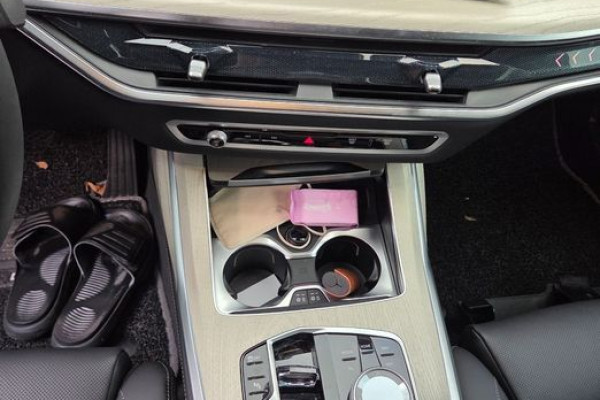 2025 BMW X7 с пробегом 8 162 км