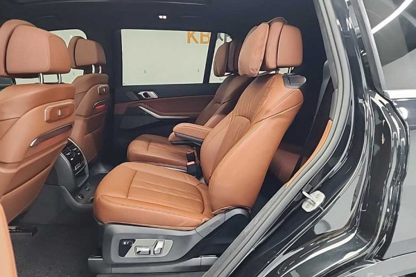 2025 BMW X7 с пробегом 5 734 км