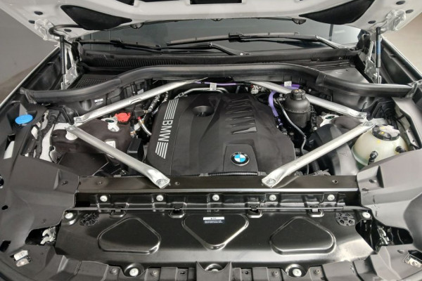 2025 BMW X7 с пробегом 7 517 км