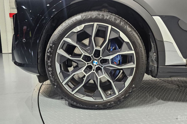 2025 BMW X7 с пробегом 17 860 км