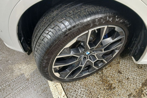 2025 BMW X7 с пробегом 7 517 км