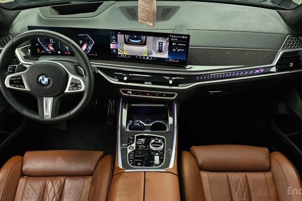 2025 BMW X7 с пробегом 17 860 км