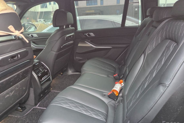 2025 BMW X7 с пробегом 8 162 км