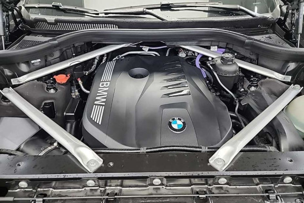 2025 BMW X7 с пробегом 5 734 км