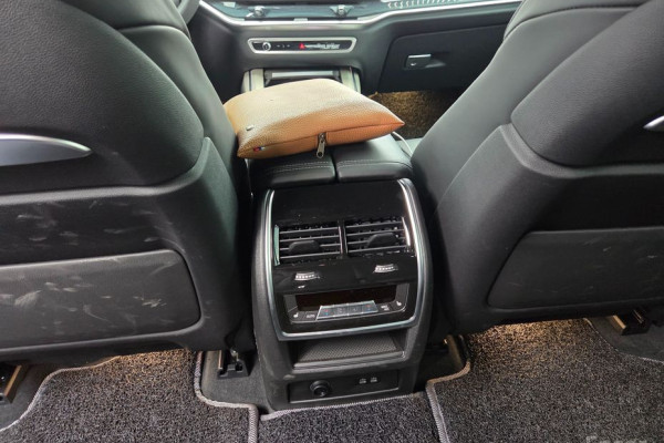 2025 BMW X7 с пробегом 8 162 км