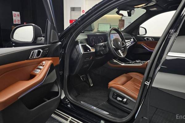 2025 BMW X7 с пробегом 17 860 км