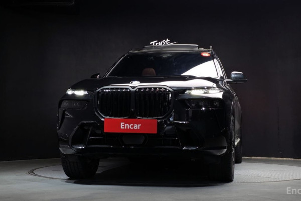 2025 BMW X7 с пробегом 5 583 км