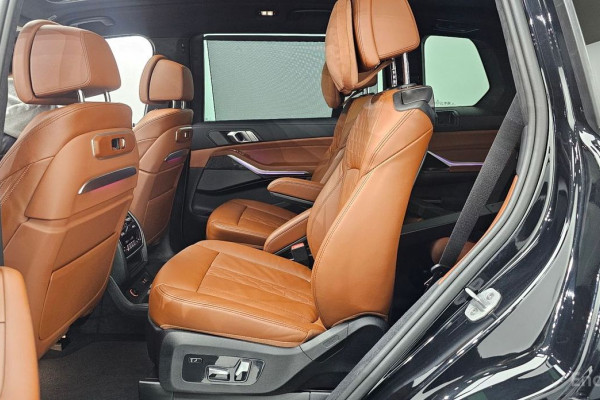 2025 BMW X7 с пробегом 17 860 км