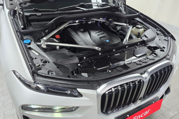 2025 BMW X7 с пробегом 8 557 км