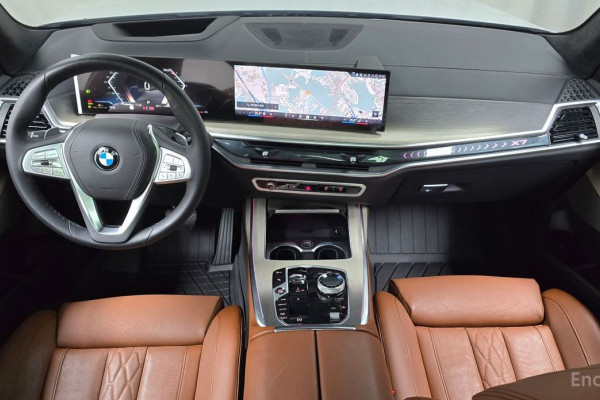 2025 BMW X7 с пробегом 8 557 км
