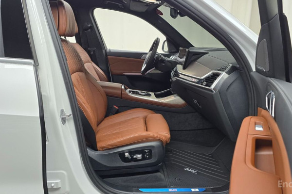 2025 BMW X7 с пробегом 8 557 км