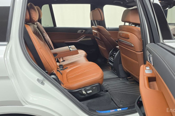 2025 BMW X7 с пробегом 8 557 км