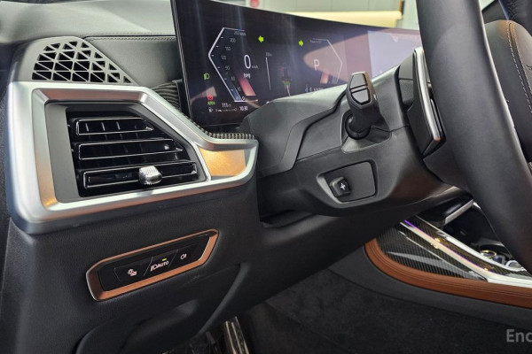 2025 BMW X7 с пробегом 17 860 км